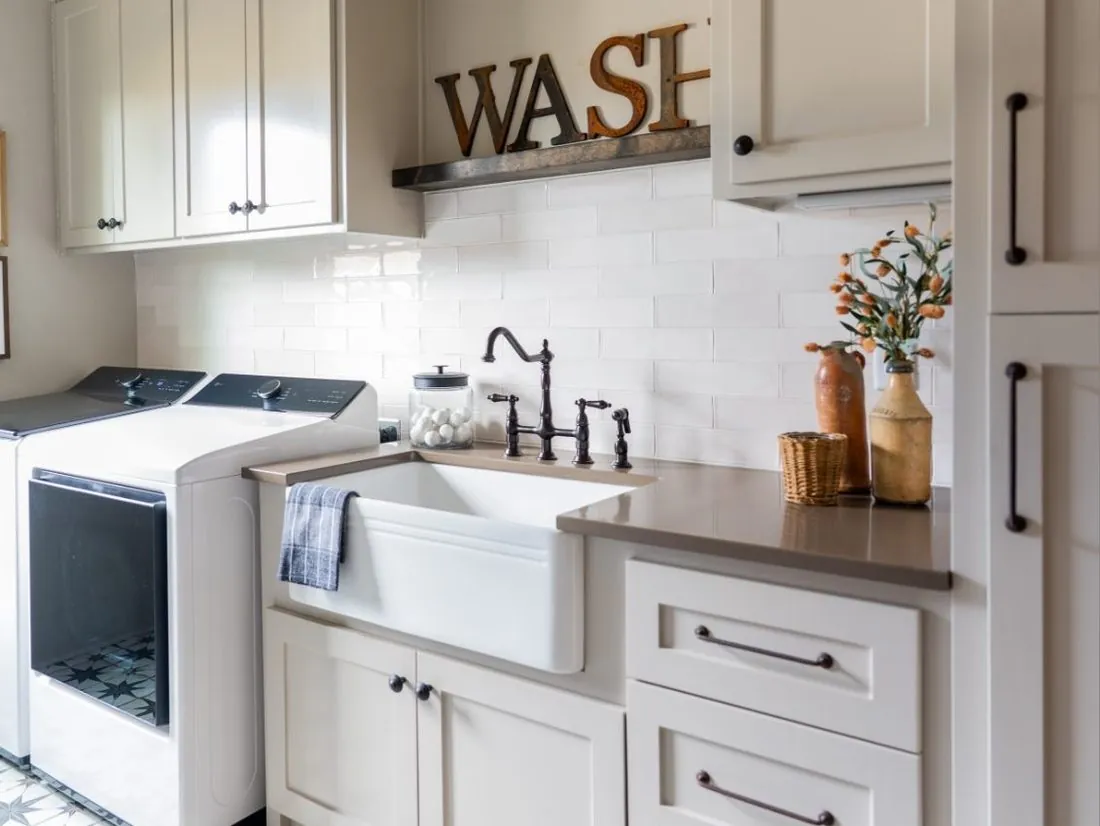 Custom built-in laundry room cabinets in Sherwood, Arkansas